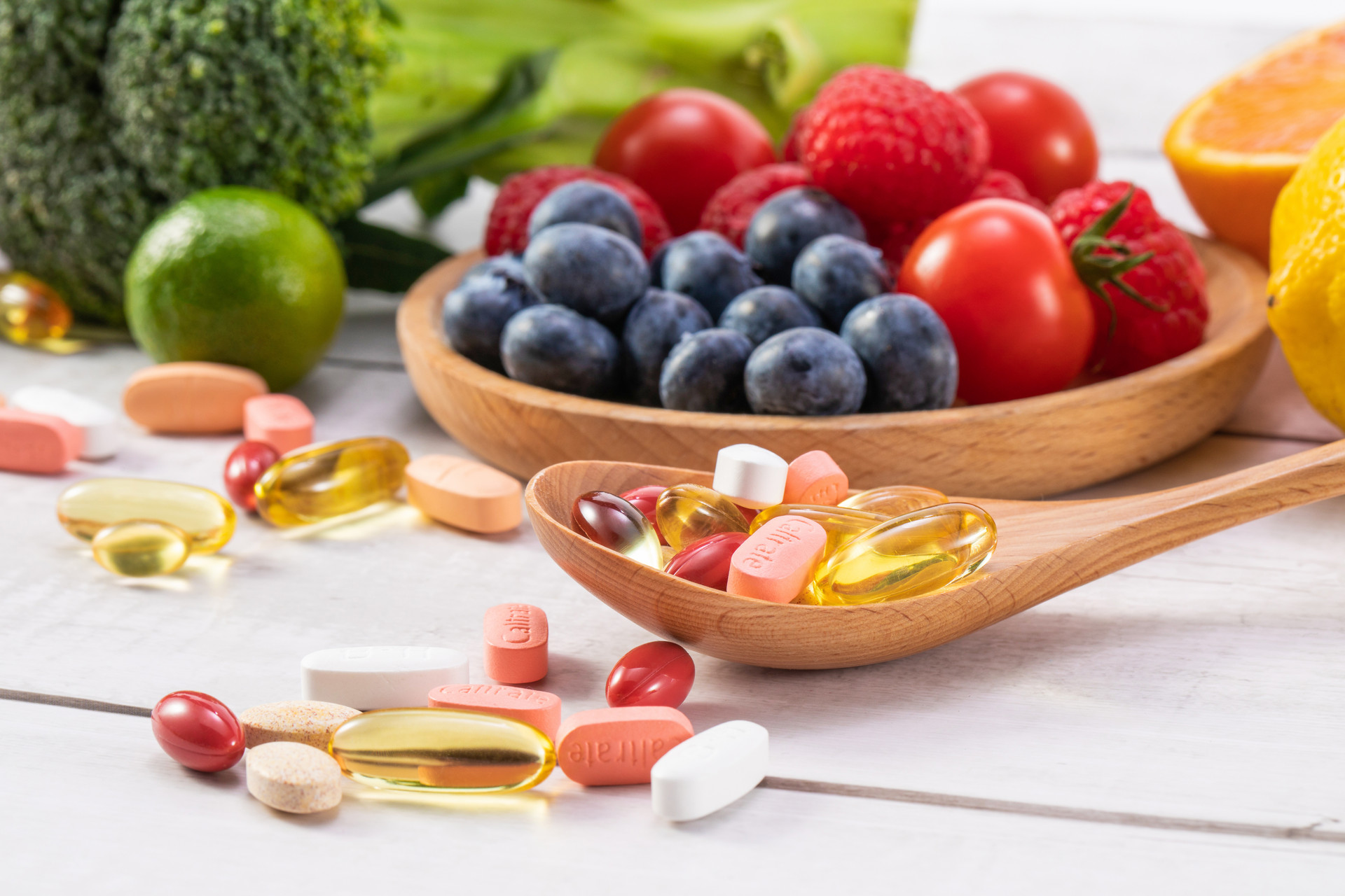 1650622708963126.jpg 摄图网_501586688_banner_钙片和水果(企业商用).jpg